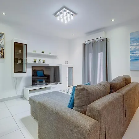 Idyllic Just Off The Promenade * Sliema