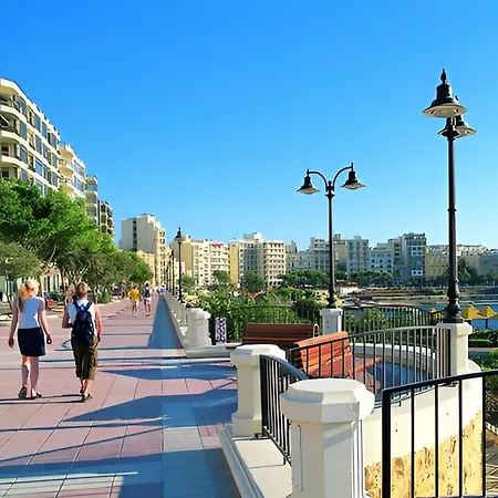 Idyllic Just Off The Promenade Sliema